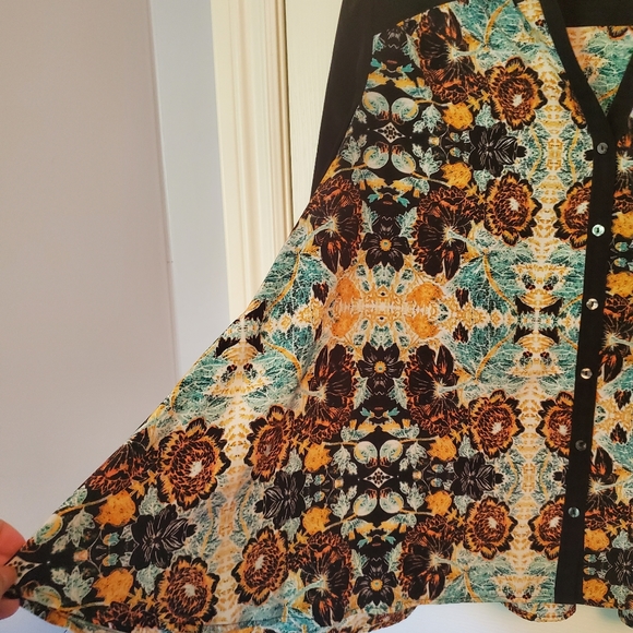 🌴 **SALE**BOGO** Fall blouse - Picture 3 of 6